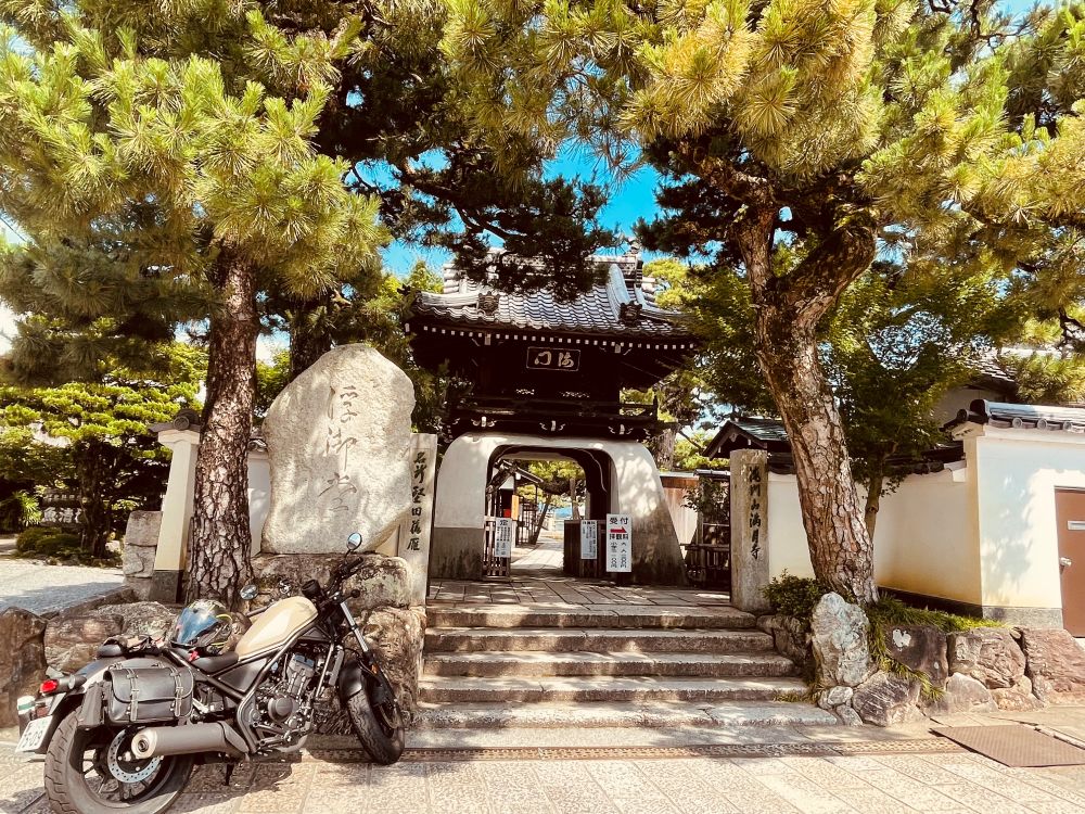 Ukimidō (Floating Temple Pavilion)